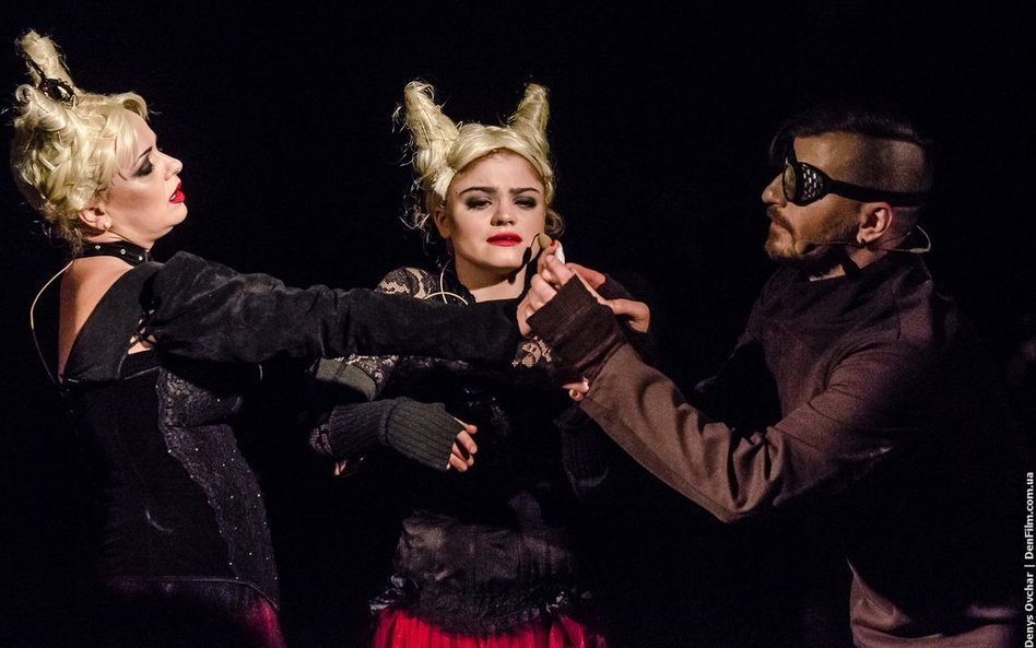 „Hamlet” z Zagrzebia jest spektaklem o naturze polityki.