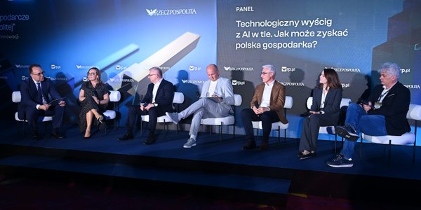 Trwa technologiczny wyścig ze sztuczną inteligencją w tle