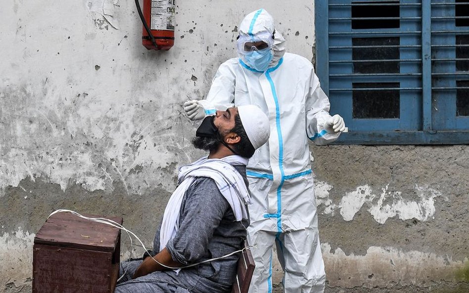 Pandemia koronawirusa: Rekordowy dobowy wzrost liczby zakażeń. Ponad 90 tys. w jednym kraju