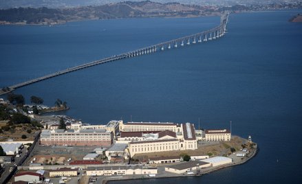 Kalifornia uwolni 8000 więźniów, aby spowolnić pandemię