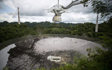 Największy na świecie radioteleskop w Arecibo niedawno zawalił się.