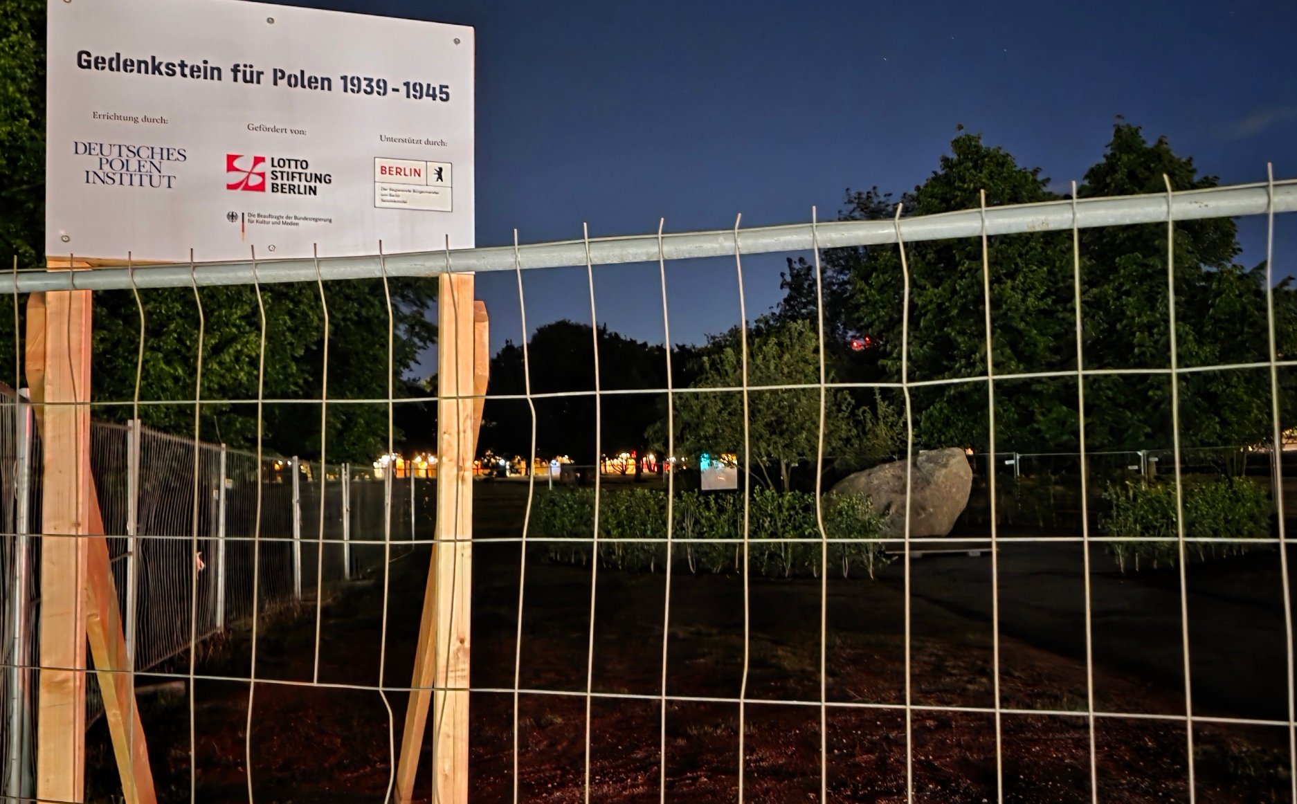 „Kamień Pamięci dla Polski” w Berlinie – niedokończony i bez jasnego przekazu