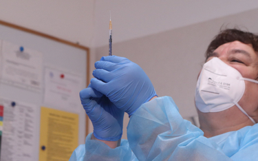 Niemcy: Powikłania u 0,00072 procent szczepionych na COVID-19