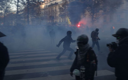 Francja: Policja starła się z protestującymi przeciwko brutalności policji