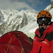 Artur Hajzer w drugim obozie (6300 m) wyprawy na Broad Peak. Sylwester 2008/2009