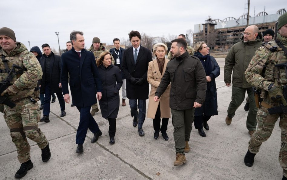 Od lewej: premier Belgii Alexander De Croo, premier Włoch Giorgia Meloni, premier Kanady justin Trud