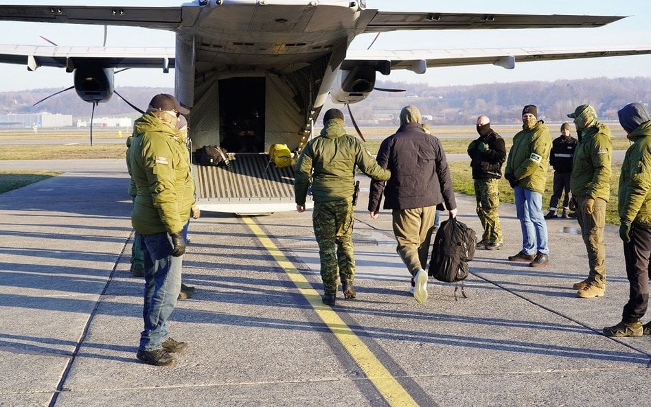 Polityka rządu zmierza do coraz częstszej deportacji migrantów, którzy łamią prawo w Polsce. Na zdję
