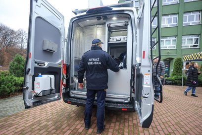 Jest to pierwszy tego typu, w pełni elektryczny pojazd w Oddziale Ochrony Środowiska warszawskiej St