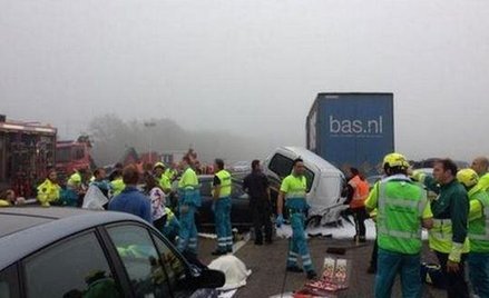 Holandia: Gigantyczny karambol na autostradzie