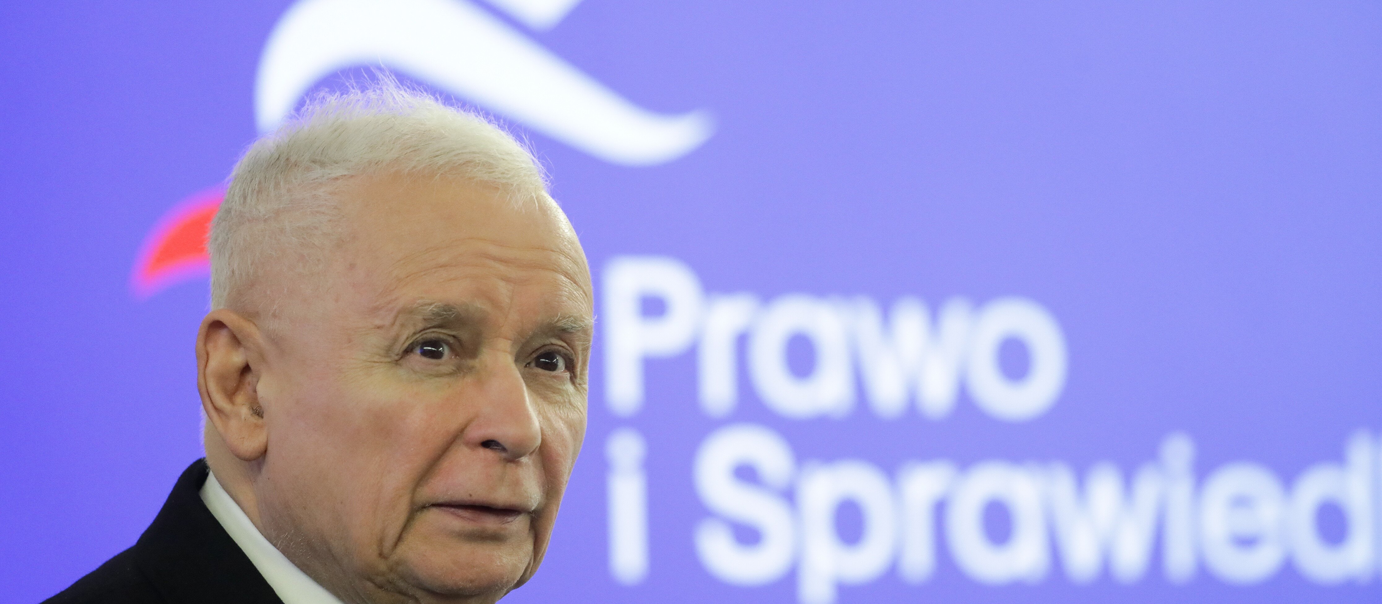 Jarosław Kaczyński wezwany do prokuratury. Chodzi o „dwie wieże”