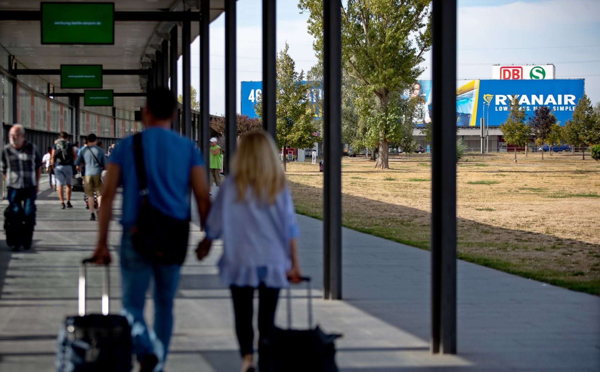 Ryanair: Więcej czasu w nadanie bagażu i więcej samoobsługowych kiosków na lotniskach