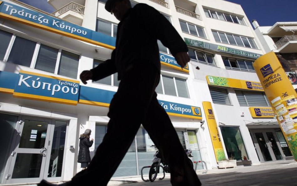EBC: 4 bankom greckim zabraknie 15,5 mld euro