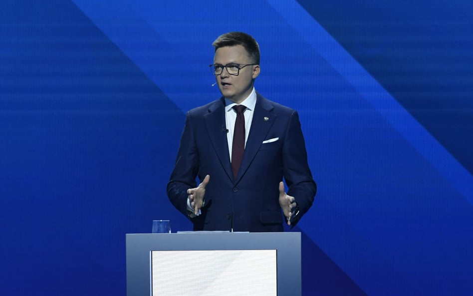 Szymon Hołownia podczas debaty w TVP, 12 maja