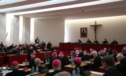 Biskupi podczas obrad