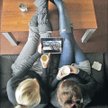 iPad to najnowszy sprzęt służący do oglądania telewizyjnych programów. Młodzi ludzie to lubią