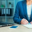 Urzędnicy państwowi: wypowiedzenie umowy o pracę a zgoda rady