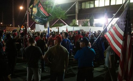 Wybory w USA: "Zatrzymać kradzież". Zwolennicy Trumpa protestują w Arizonie