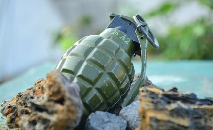 Holandia: Kilka godzin leżał na granacie. Chciał ocalić innych