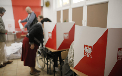 Głosowanie w jednym z lokali wyborczych w Warszawie, 13 października 2019 roku
