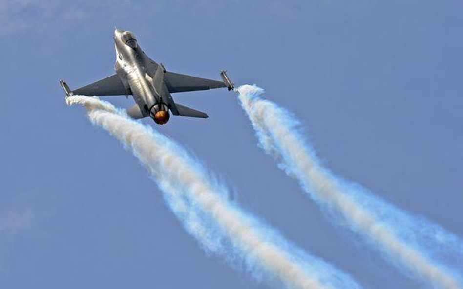 F-16