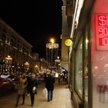 Rosja obliczy kursy walut po swojemu. Rosjanie masowo wybierają gotówkę
