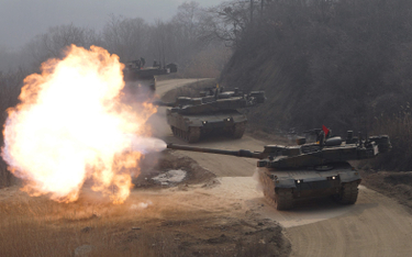 Czołgi K2 Black Panther podczas ćwiczeń poligonowych. Potężne zamówienie na południowokoreańskie pan