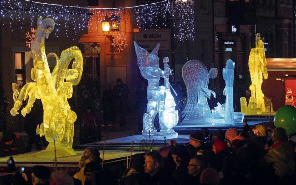 Na poznańskim Starym Rynku odbył się Międzynarodowy Festiwal Rzeźby Lodowej