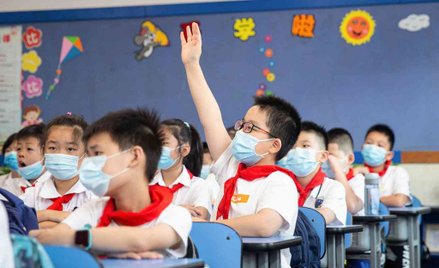 Wuhan: Uczniowie poszli do szkół po raz pierwszy od stycznia