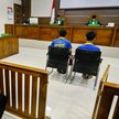 Dwaj studenci skazani w Indonezji na chłostę za pocałunek w toalecie