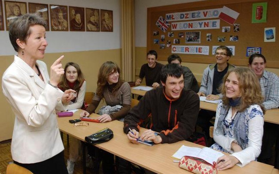 Prowadzenie zajęć z etyki można powierzyć nauczycielowi, który ukończył studia wyższe w innym zakres