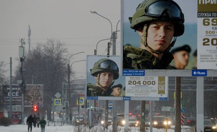 Petersburg. Bannery zachęcające do służby wojskowej
