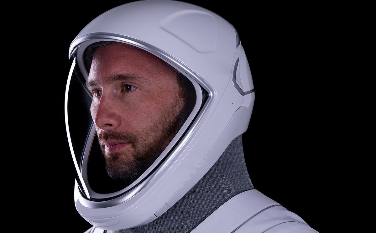 „Gdzie leci Sławosz?” – internet oszalał punkcie polskiego astronauty. I jego żony