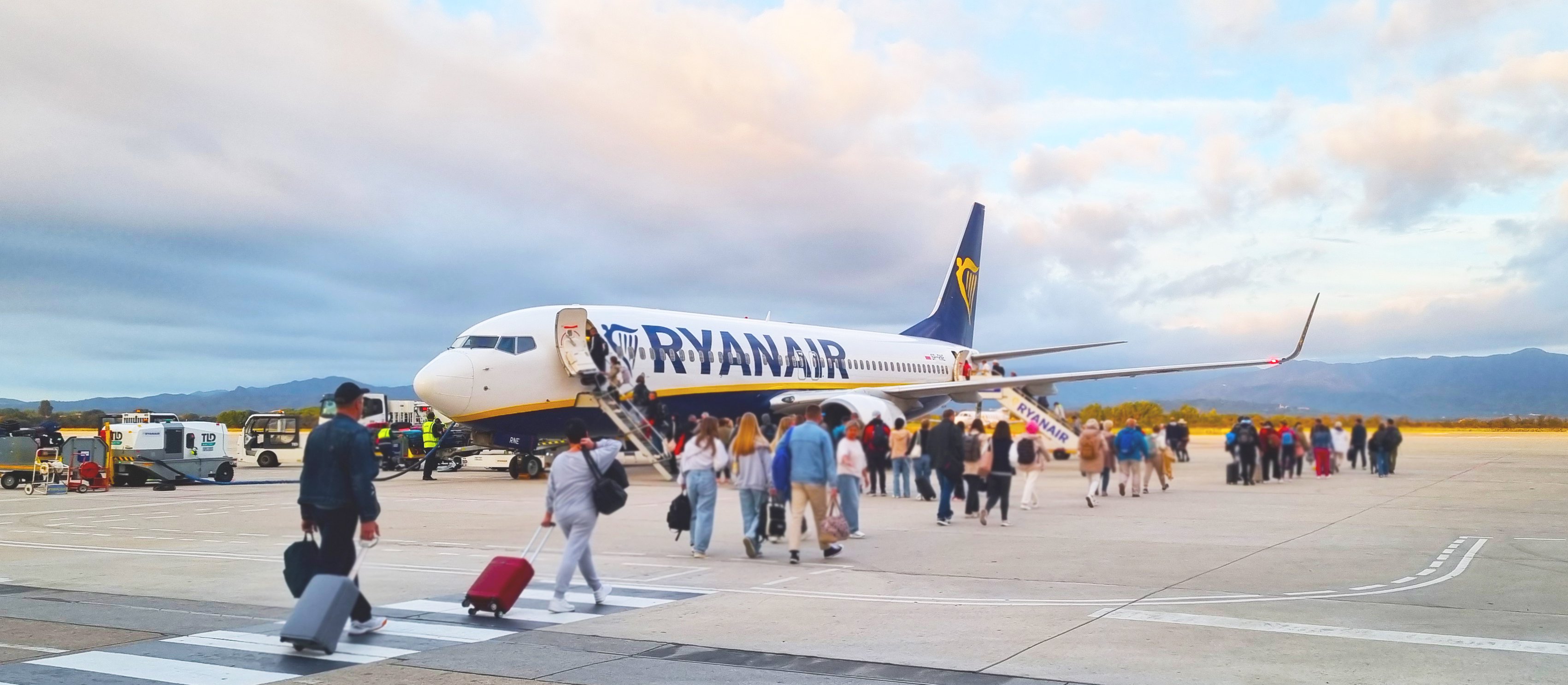 Pracownicy Ryanair będą dokładniej sprawdzać wielkość bagażu. Dostaną wyższe premie