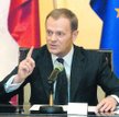 Premier Donald Tusk uważa, że raport agencji Fitch jest raczej prognozą polityczną, a nie rzetelną a