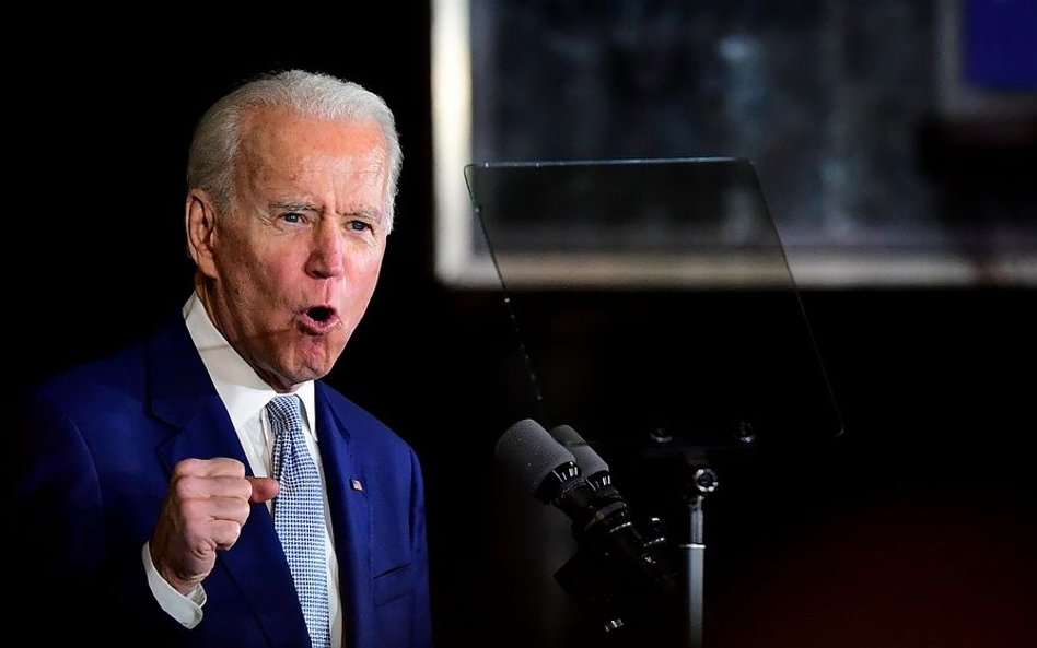 Biden, jedyny rywal Trumpa. Sanders rezygnuje