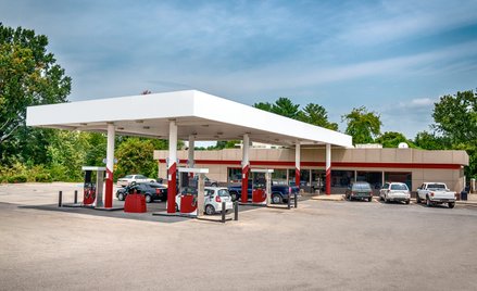 Obecnie na polskich stacjach płacimy za diesla średnio ponad 7,6 zł. Tuż przed wybuchem wojny w Ukra