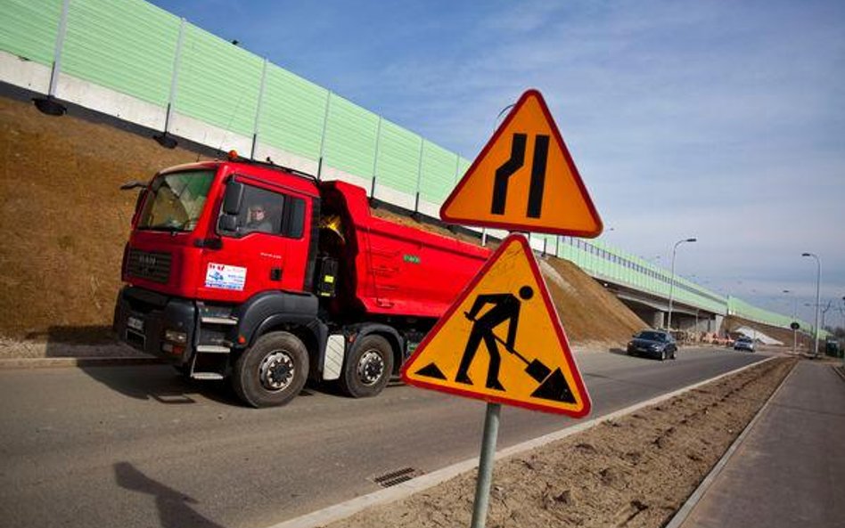 Według Polskiego Związku Przemysłu Motoryzacyjnego (PZPM), w ubiegłym miesiącu zarejestrowano niecał