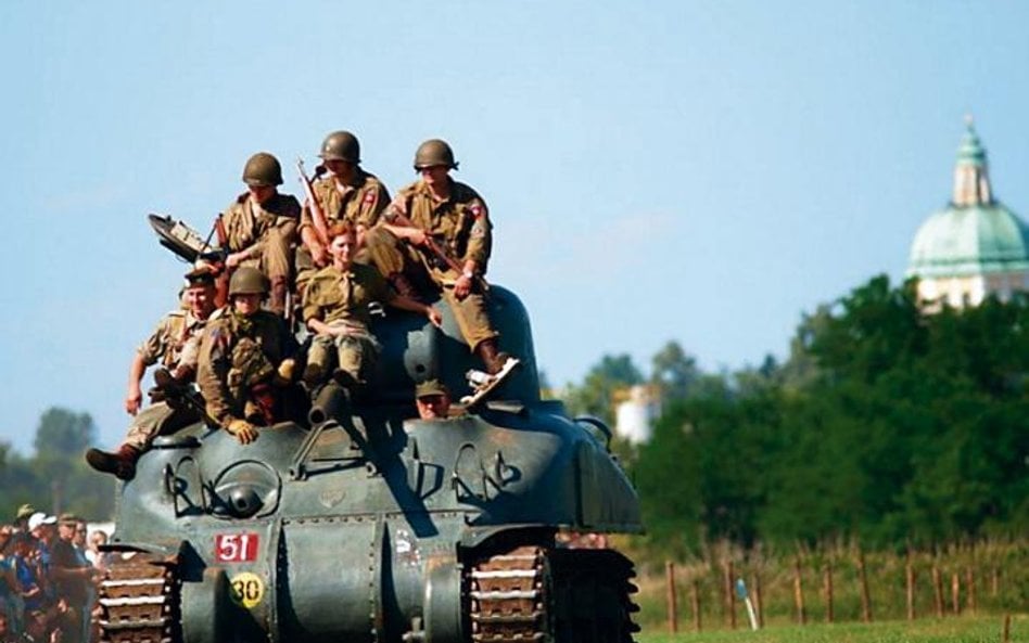 Czołg Sherman Grizzly pożyczony uczestnikom gostyńskiego zlotu przez Muzeum Wojska Polskiego w Warsz