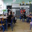 Sześciolatki uczące się z siedmiolatkami mają spore trudności