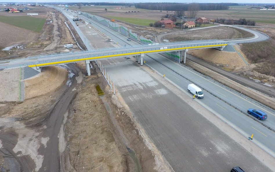 Oddanie odcinka Kamieńsk – Piotrków Trybunalski zakończy prace budowlane na autostradzie A1