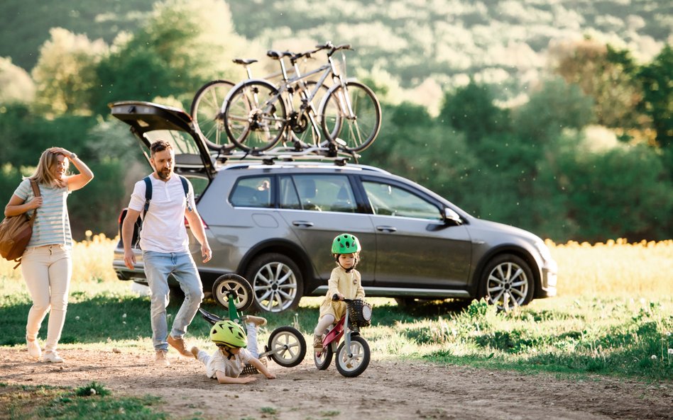 Czy ryczałt za używanie prywatnego samochodu jest opodatkowany PIT?