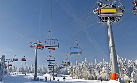 Narciarze na stokach muszą się pilnować