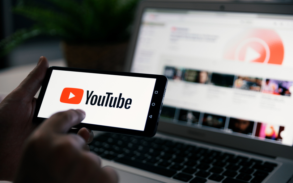 Publikując sesję rady miejskiej na YouTubie, można naruszyć prawo do prywatności