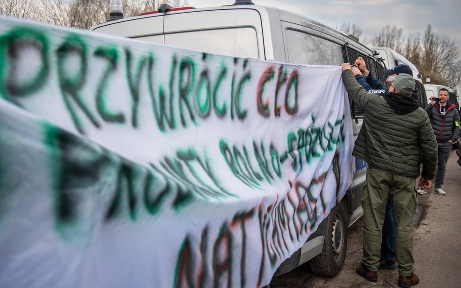 – W pierwszych czterech miesiącach 2023 r., gdy trwały już protesty polskich rolników, sprowadzono z