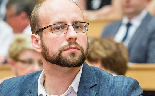 dr Janusz Wdzięczak ekonomista, historyk gospodarczy, specjalista od finansowania inwestycji i od ry