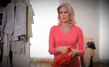 Aktorka Joanna Lumley, znana z serialu „Absolutnie fantastyczne", promuje nową formę zakupów „shwopp