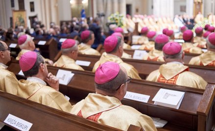 Biskupi mają pojechać do Watykanu na przełomie września i października