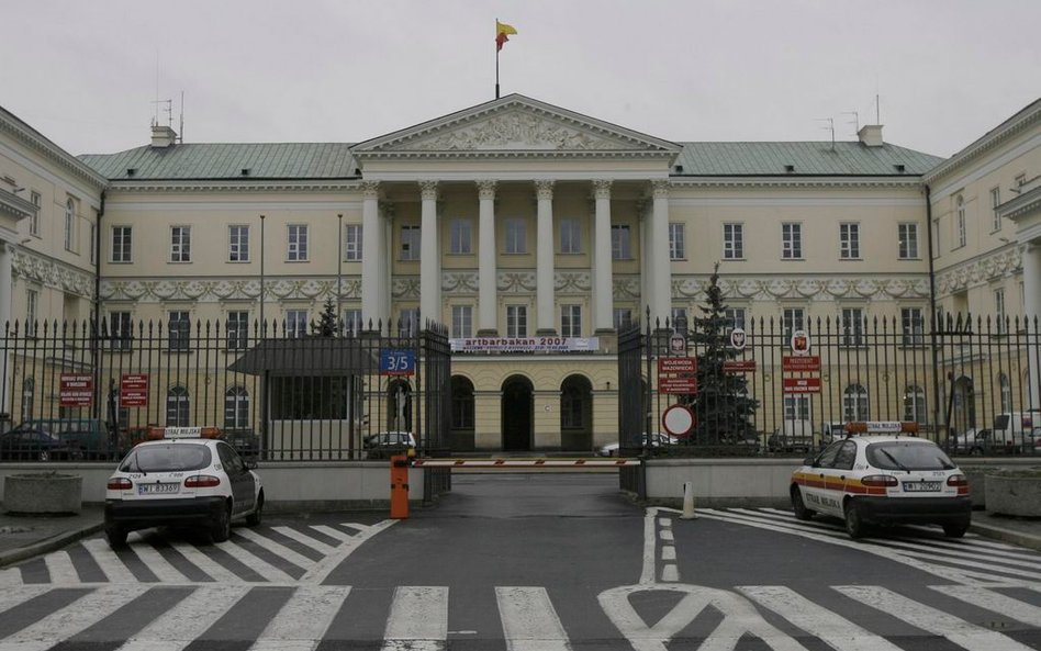 Spot PiS łączy Trzaskowskiego z Hanną Gronkiewicz-Waltz