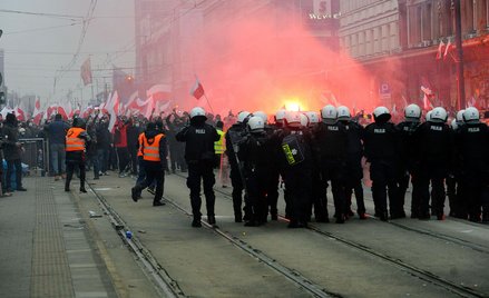 Marsz Niepodległości. Podejrzewany o rzucanie kostką brukową w policję tymczasowo aresztowany