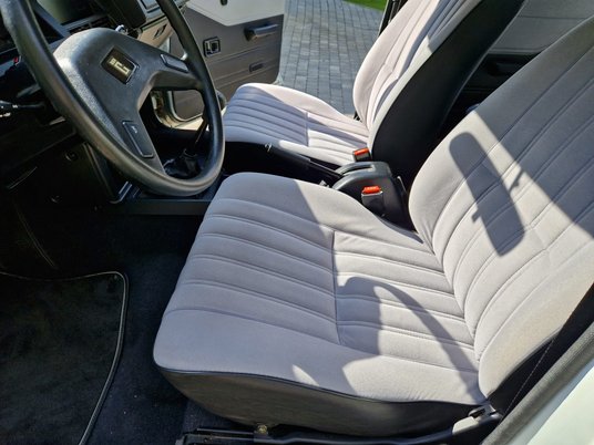 Samochód jest w doskonałym stanie technicznym.